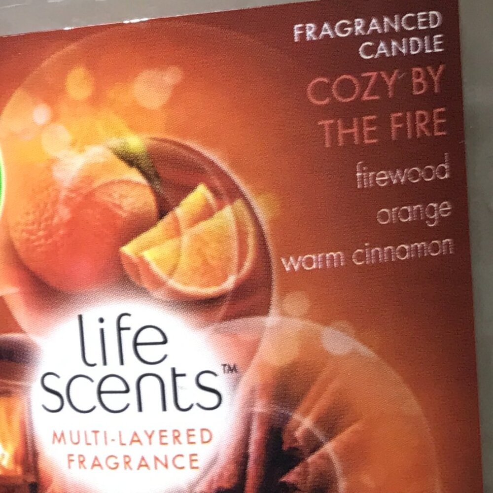 Air Wick Life Scents Candle – Cozy by the Fire - Picture 5 of 7